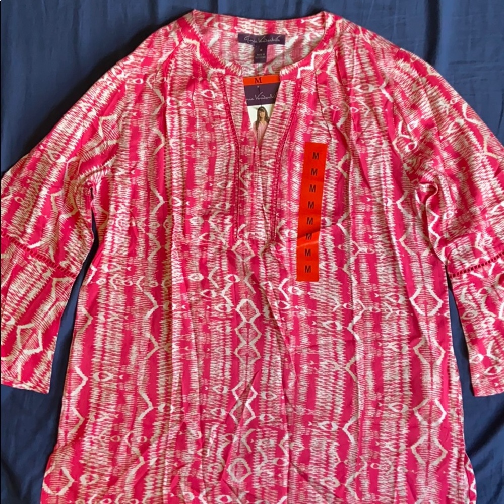 Gloria Vanderbilt woman’s blouse size medium